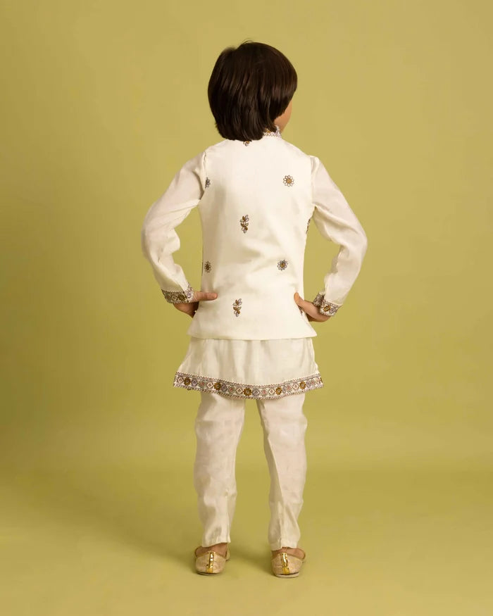 White Kurta Set With Thread Sequins Embroidery Work Koti