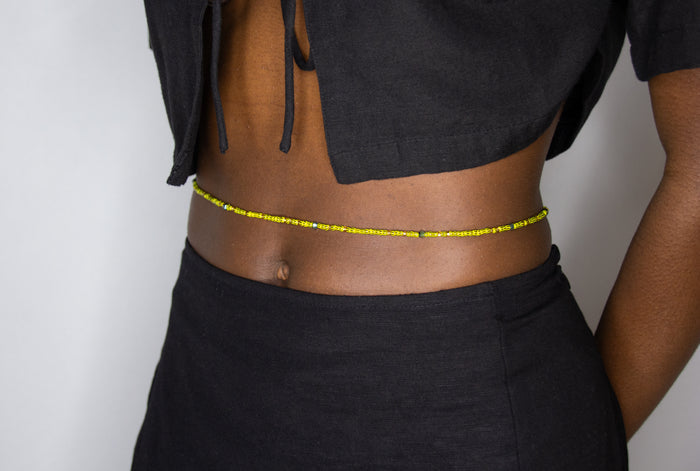 How to wear yaa waist beads in yellow tones from Tòma Lina – handmade body jewelry